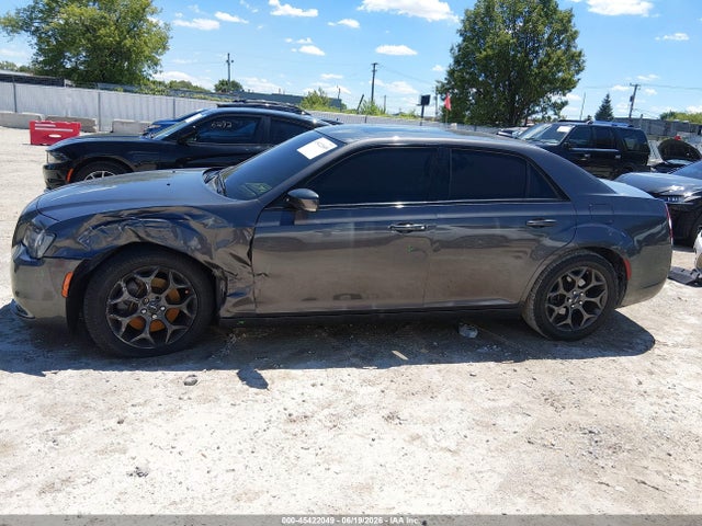 45422049 :رقم المزاد ، 2C3CCAGG9JH165429 vin ، 2018 Chrysler 300 300s Awd مزاد بيع