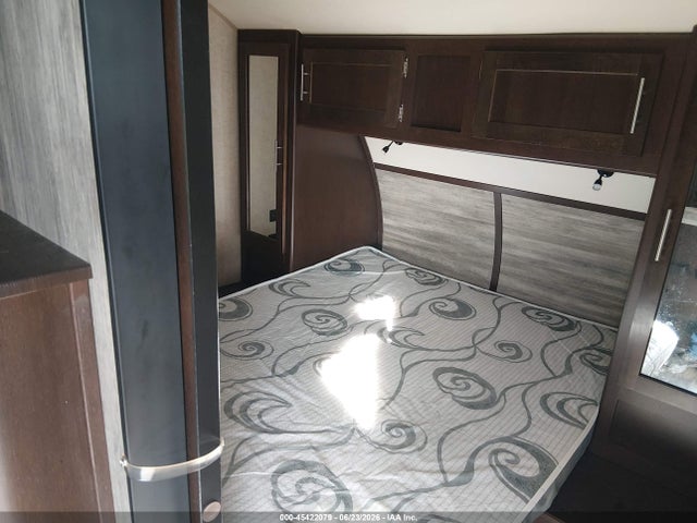 Продажа на аукционе авто 2018 Forest River Grey Wolf, vin: 4X4TCKB23JX130887, номер лота: 45422079