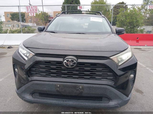 2020 Toyota Rav4 Xle Premium მანქანა იყიდება აუქციონზე, vin: 2T3C1RFV5LW087511, აუქციონის ნომერი: 45422118