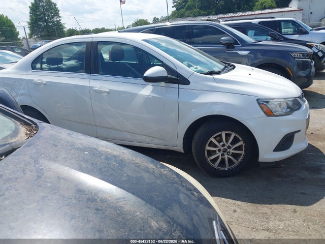 45422152 :رقم المزاد ، 1G1JD5SH3H4102401 vin ، 2017 Chevrolet Sonic Lt Auto مزاد بيع