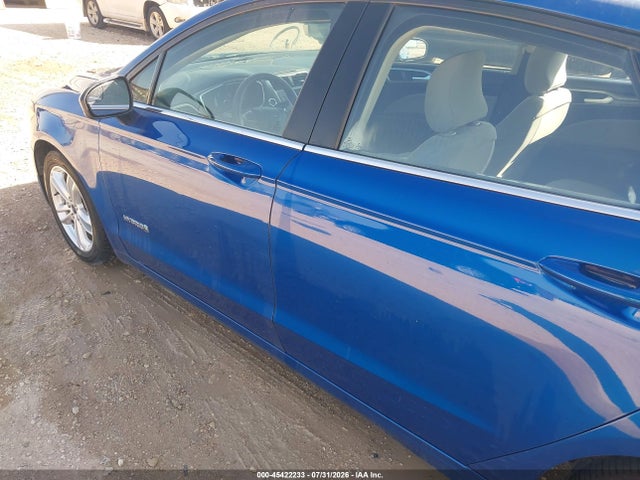 3FA6P0UU7JR209472 Ford Fusion Hybrid S