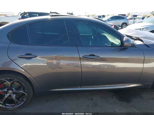 Alfa Romeo Giulia Ti Rwd 2017 ZARFAECN8H7549949 Image 13