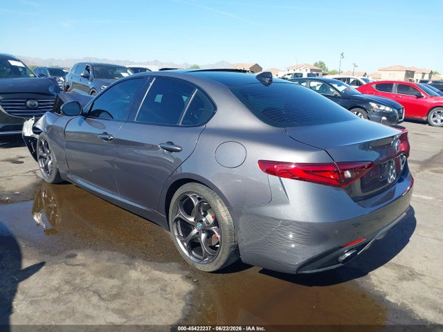 Alfa Romeo Giulia Ti Rwd 2017 ZARFAECN8H7549949 Image 3