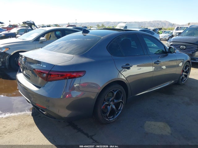Alfa Romeo Giulia Ti Rwd 2017 ZARFAECN8H7549949 Image 4