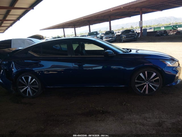 1N4BL4CV6NN358945 Nissan Altima Sr Fwd