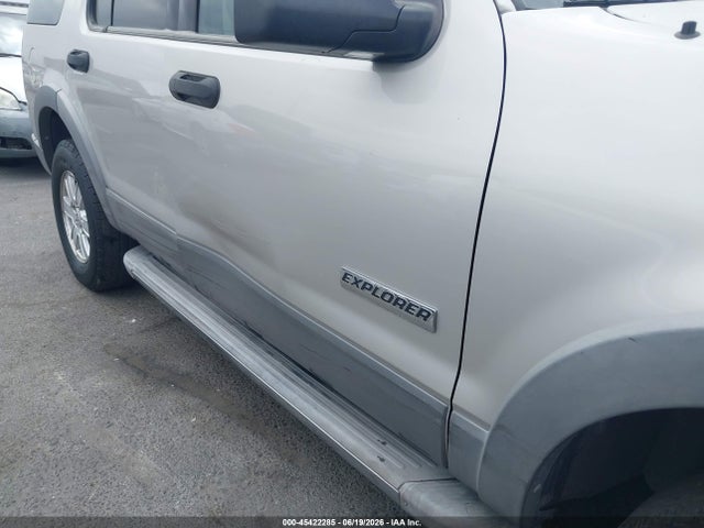 Auction sale of the 2006 Ford Explorer Xlt, vin: 1FMEU63E86ZA19545, lot number: 45422285