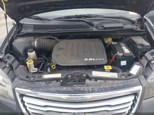45422295 :رقم المزاد ، 2A4RR5DG3BR720171 vin ، 2011 Chrysler Town & Country Touring مزاد بيع