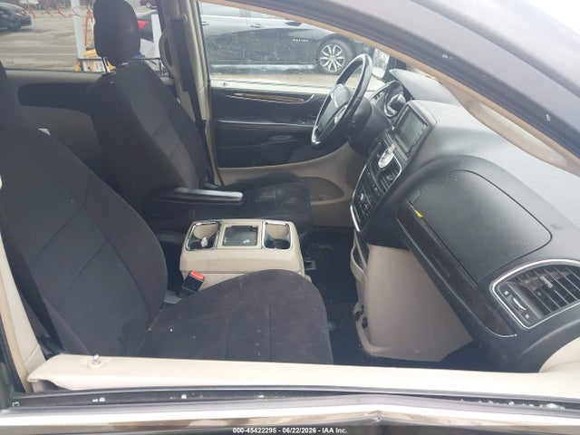 45422295 :رقم المزاد ، 2A4RR5DG3BR720171 vin ، 2011 Chrysler Town & Country Touring مزاد بيع