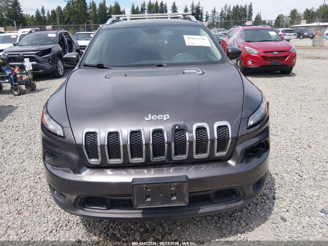 1C4PJMCB5HW657885 Jeep Cherokee Latitude 4x4