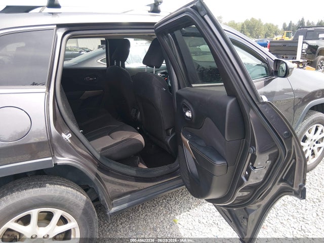 1C4PJMCB5HW657885 Jeep Cherokee Latitude 4x4