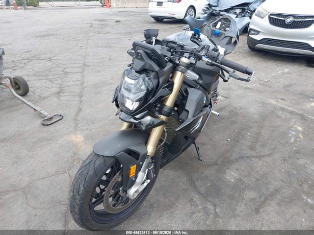 BMW S 1000 R 2023 WB10E5300P6H03471 Image 2