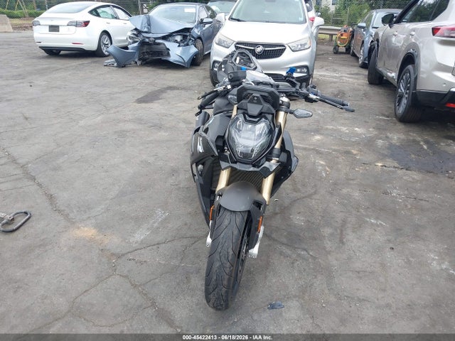 BMW S 1000 R 2023 WB10E5300P6H03471 Image 5