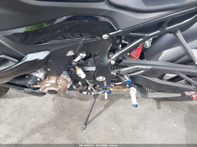 BMW S 1000 R 2023 WB10E5300P6H03471 Image 9