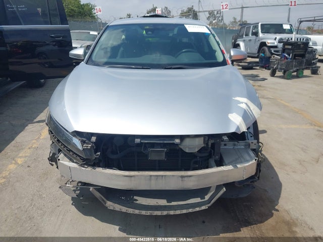 JHMZC5F11JC015620 Honda CLARITY PLUG-IN HYBRID