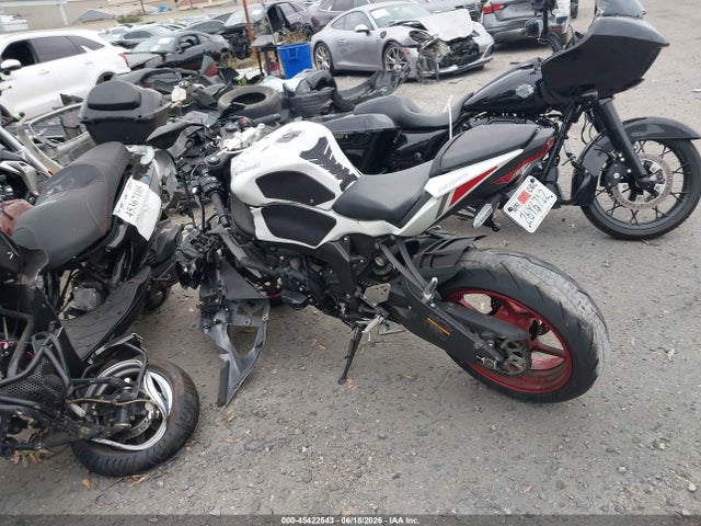 Продаж на аукціоні авто 2025 Kawasaki Zx636 K, vin: JKBZXJJ17SA023214, номер лоту: 45422543