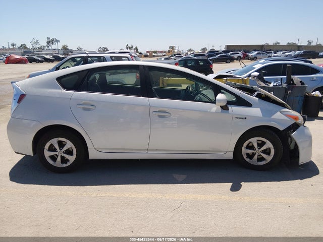 Toyota Prius Three 2014 JTDKN3DU2E1759632 Image 15