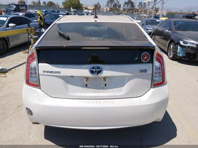 Toyota Prius Three 2014 JTDKN3DU2E1759632 Image 18