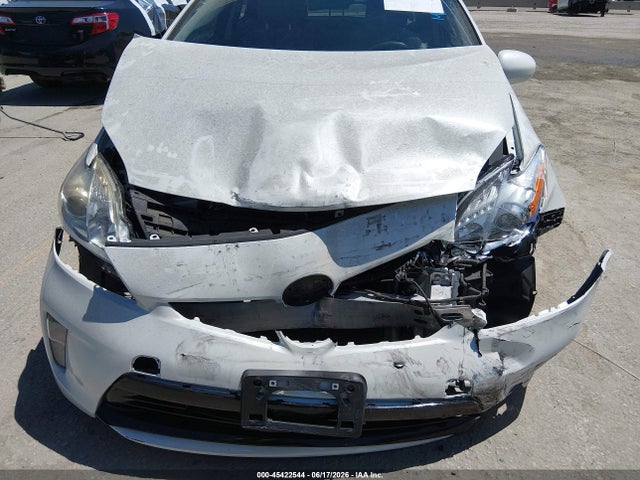 Toyota Prius Three 2014 JTDKN3DU2E1759632 Image 6