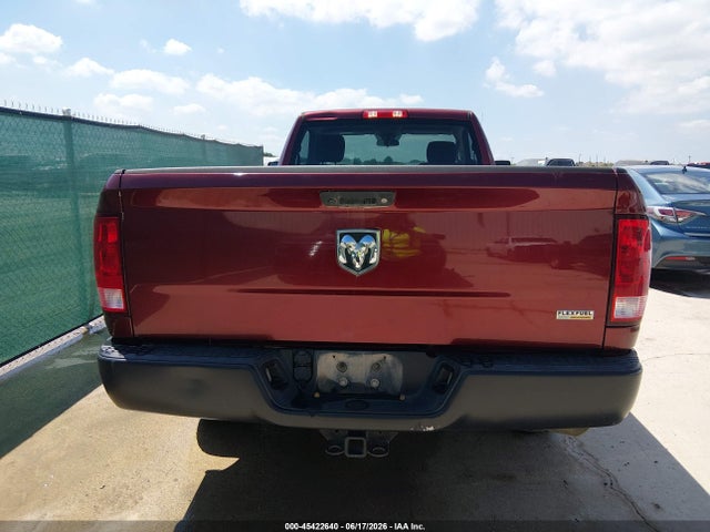 45422640 :رقم المزاد ، 3C6JR6DG1JG318153 vin ، 2018 Ram 1500 Tradesman  4x2 8' Box مزاد بيع