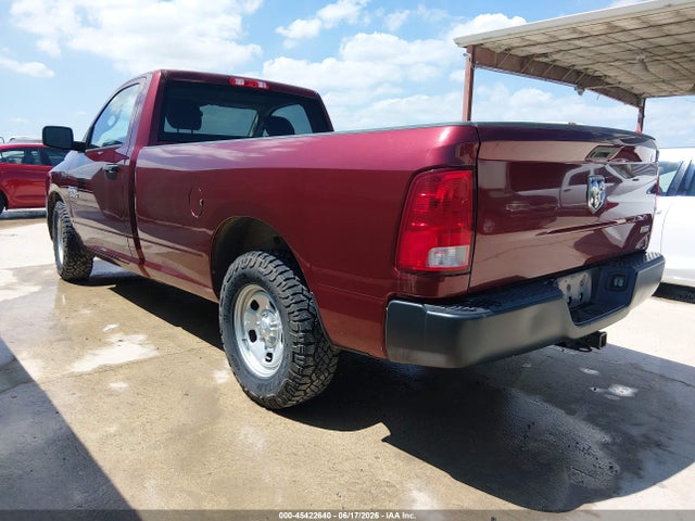 45422640 :رقم المزاد ، 3C6JR6DG1JG318153 vin ، 2018 Ram 1500 Tradesman  4x2 8' Box مزاد بيع