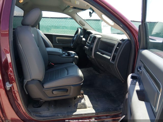 45422640 :رقم المزاد ، 3C6JR6DG1JG318153 vin ، 2018 Ram 1500 Tradesman  4x2 8' Box مزاد بيع