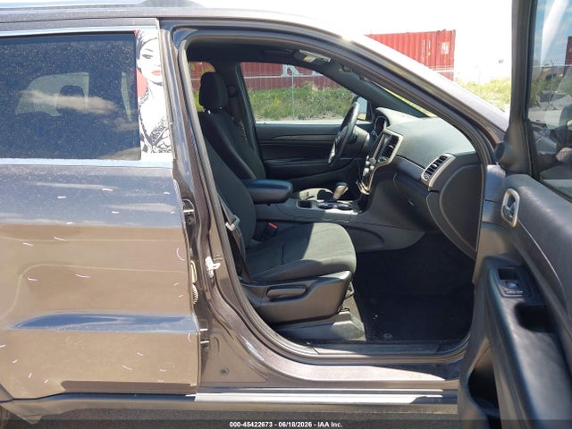 45422673 :رقم المزاد ، 1C4RJFAG0HC801377 vin ، 2017 Jeep Grand Cherokee Laredo 4x4 مزاد بيع