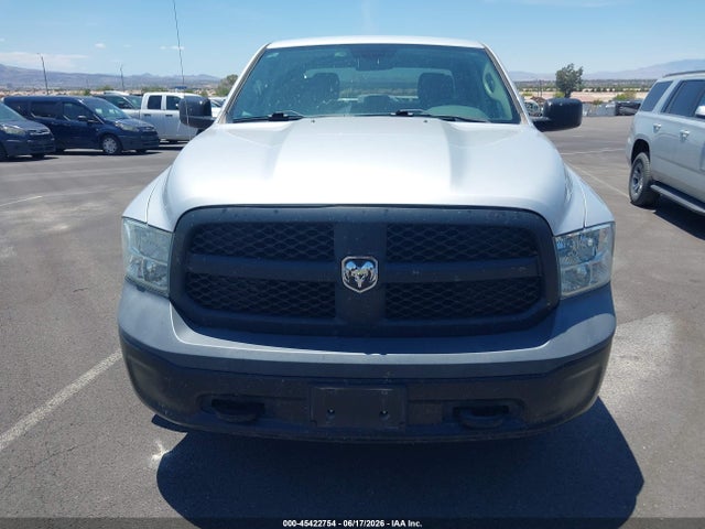 1C6RR7KG9JS306580 RAM 1500 Tradesman 4x4 5&#039;7 Box