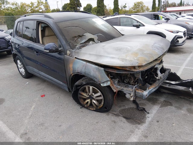 Volkswagen TIGUAN S 2016 WVGAV7AX2GW565038 main image