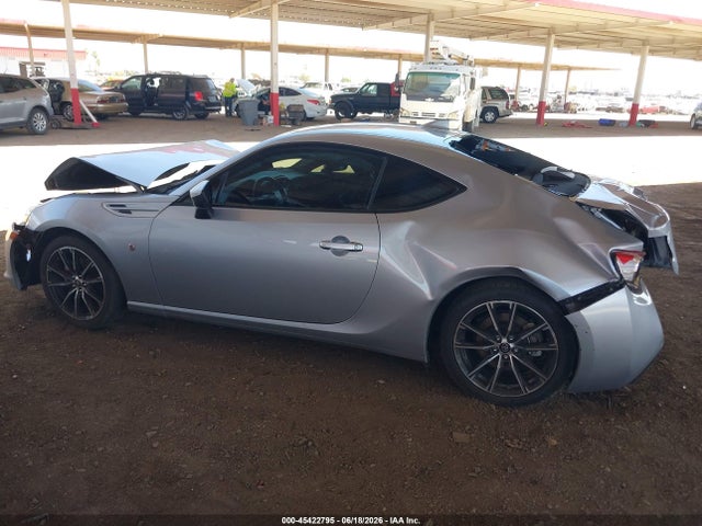 JF1ZNAA1XH8704828 Toyota 86