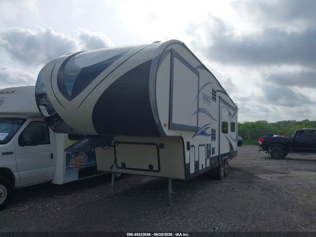 45422846 :رقم المزاد ، 54CB12Y28F1V11272 vin ، 2015 Winnebago Voyage مزاد بيع