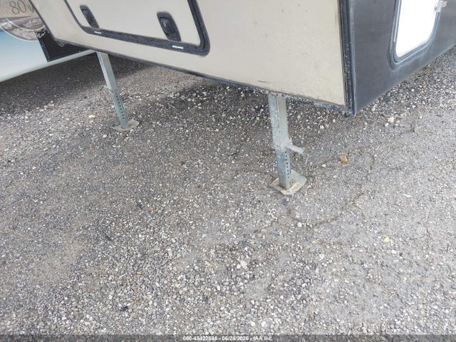 45422846 :رقم المزاد ، 54CB12Y28F1V11272 vin ، 2015 Winnebago Voyage مزاد بيع