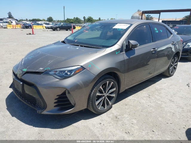 Toyota COROLLA SE 2017 5YFBURHE0HP687385 Image 2