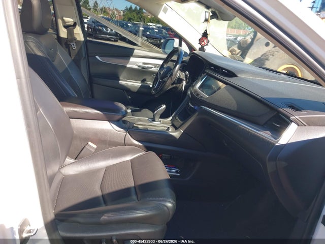 1GYKNCRSXJZ136076 Cadillac XT5 LUXURY