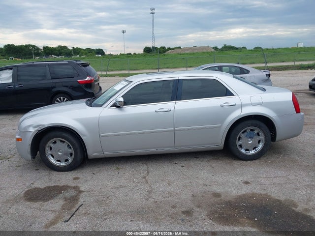 45422997 :رقم المزاد ، 2C3AA53G35H644610 vin ، 2005 Chrysler 300 Touring مزاد بيع