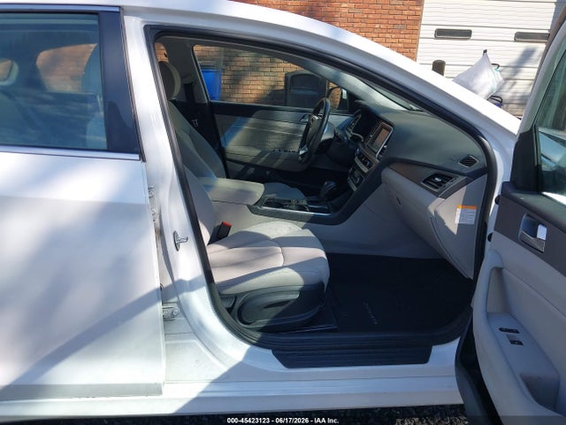 Hyundai Sonata Hybrid Se 2018 KMHE24L39JA083741 Image 5