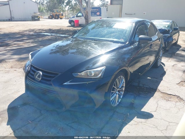 Lexus IS 200T 2017 JTHBA1D29H5042218 Image 2