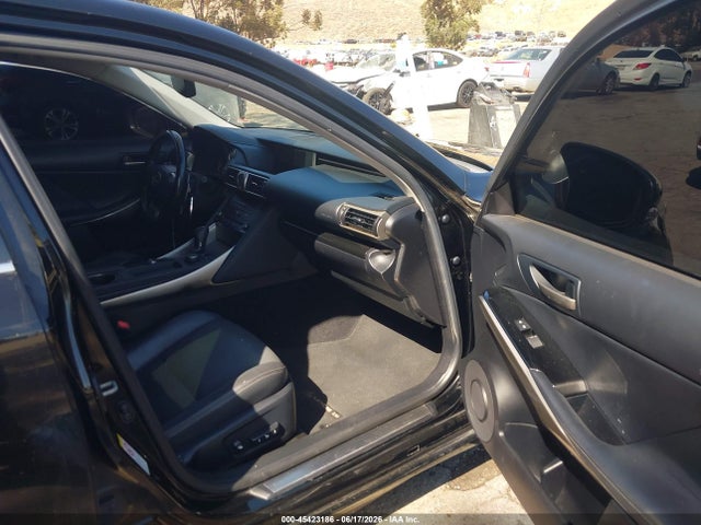 Lexus IS 200T 2017 JTHBA1D29H5042218 Image 5