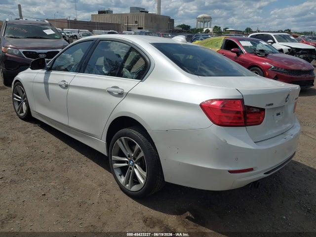 Продажа на аукционе авто 2015 Bmw 328i Xdrive, vin: WBA3B5G57FNS12571, номер лота: 45423227