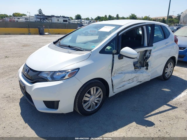 Honda FIT LX 2017 3HGGK5H53HM710185 Image 2