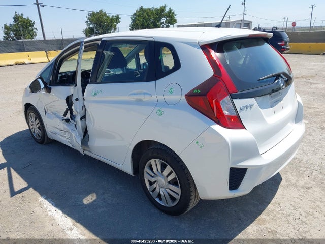 Honda FIT LX 2017 3HGGK5H53HM710185 Image 3
