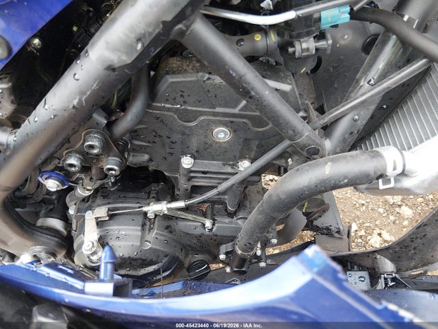 Yamaha Yzfr3 A 2024 MH3RH18Y1RK017294 Image 8