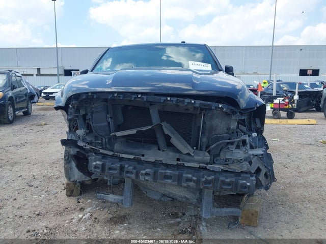 3C6JR6AT5HG745864 RAM 1500 Express 4x2 6&#039;4 Box