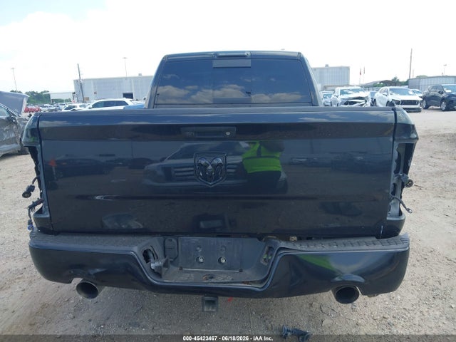 3C6JR6AT5HG745864 RAM 1500 Express 4x2 6&#039;4 Box