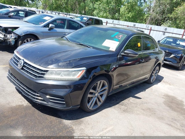 1VWDT7A37HC032882 Volkswagen Passat 1.8t R-line