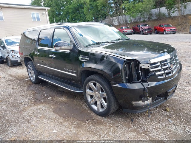 45423588 :رقم المزاد ، 1GYS4HEFXER151904 vin ، 2014 Cadillac Escalade Esv Luxury مزاد بيع
