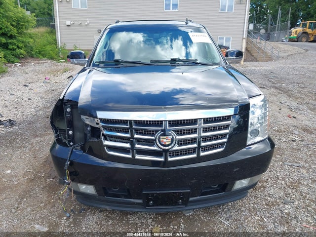 45423588 :رقم المزاد ، 1GYS4HEFXER151904 vin ، 2014 Cadillac Escalade Esv Luxury مزاد بيع