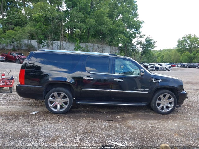 45423588 :رقم المزاد ، 1GYS4HEFXER151904 vin ، 2014 Cadillac Escalade Esv Luxury مزاد بيع