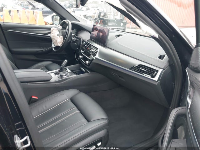 BMW M550 I Xdrive 2022 WBA13BK03NCL06813 Image 5