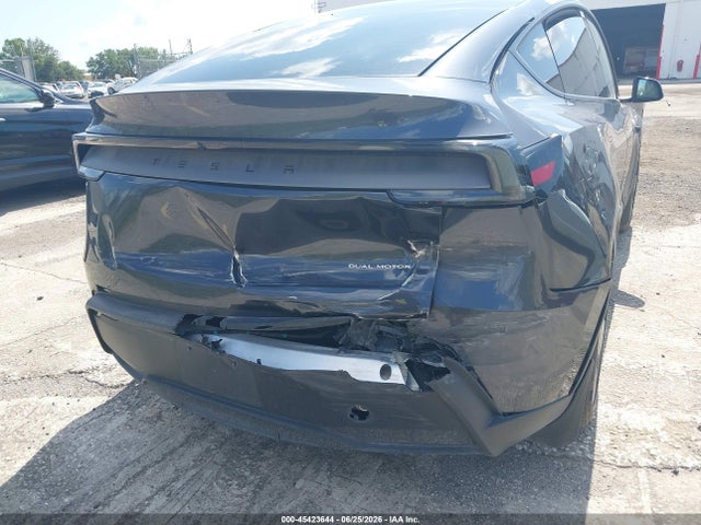 Продаж на аукціоні авто 2026 Tesla Model Y All-wheel Drive/long Range Launch Series/premium All-wheel Drive, vin: 7SAYGDEEXTA405573, номер лоту: 45423644