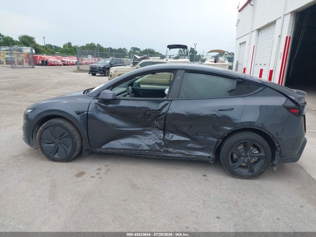 Продаж на аукціоні авто 2026 Tesla Model Y All-wheel Drive/long Range Launch Series/premium All-wheel Drive, vin: 7SAYGDEEXTA405573, номер лоту: 45423644